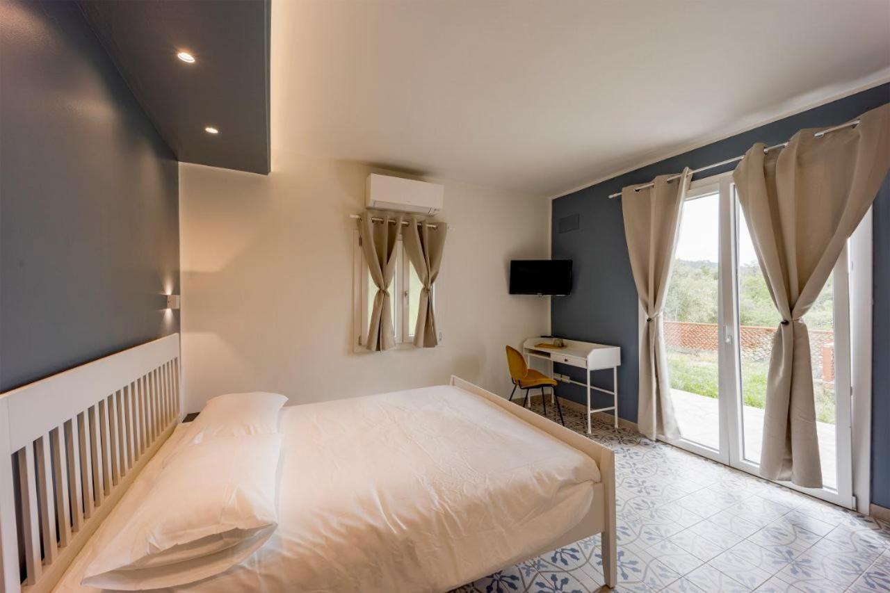 Gli Ulivi Rooms And Breakfast Marina dʼMarina dʼAndora Buitenkant foto